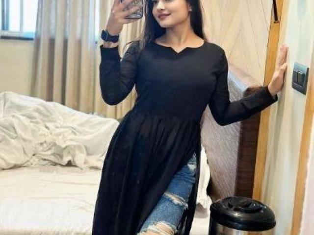 Cheap Rate Call Girls In  (Logix City) Noida 9818099198 Delhi  ESCORT - 1